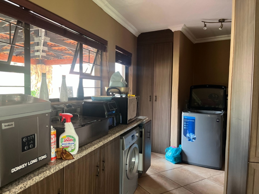 To Let 4 Bedroom Property for Rent in Melodie North West